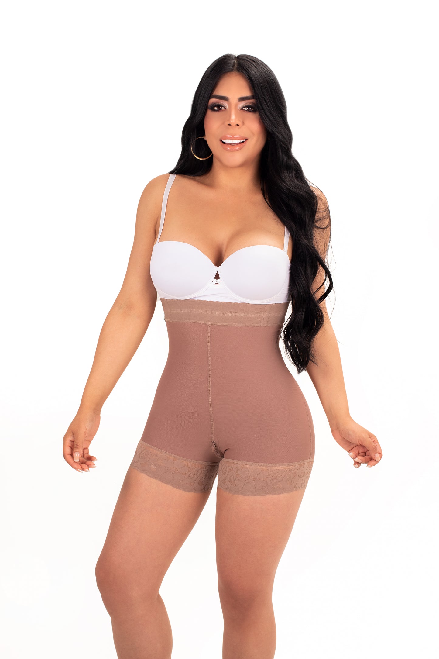 SHORT LEVANTA COLA LICRA INVISIBLE 405