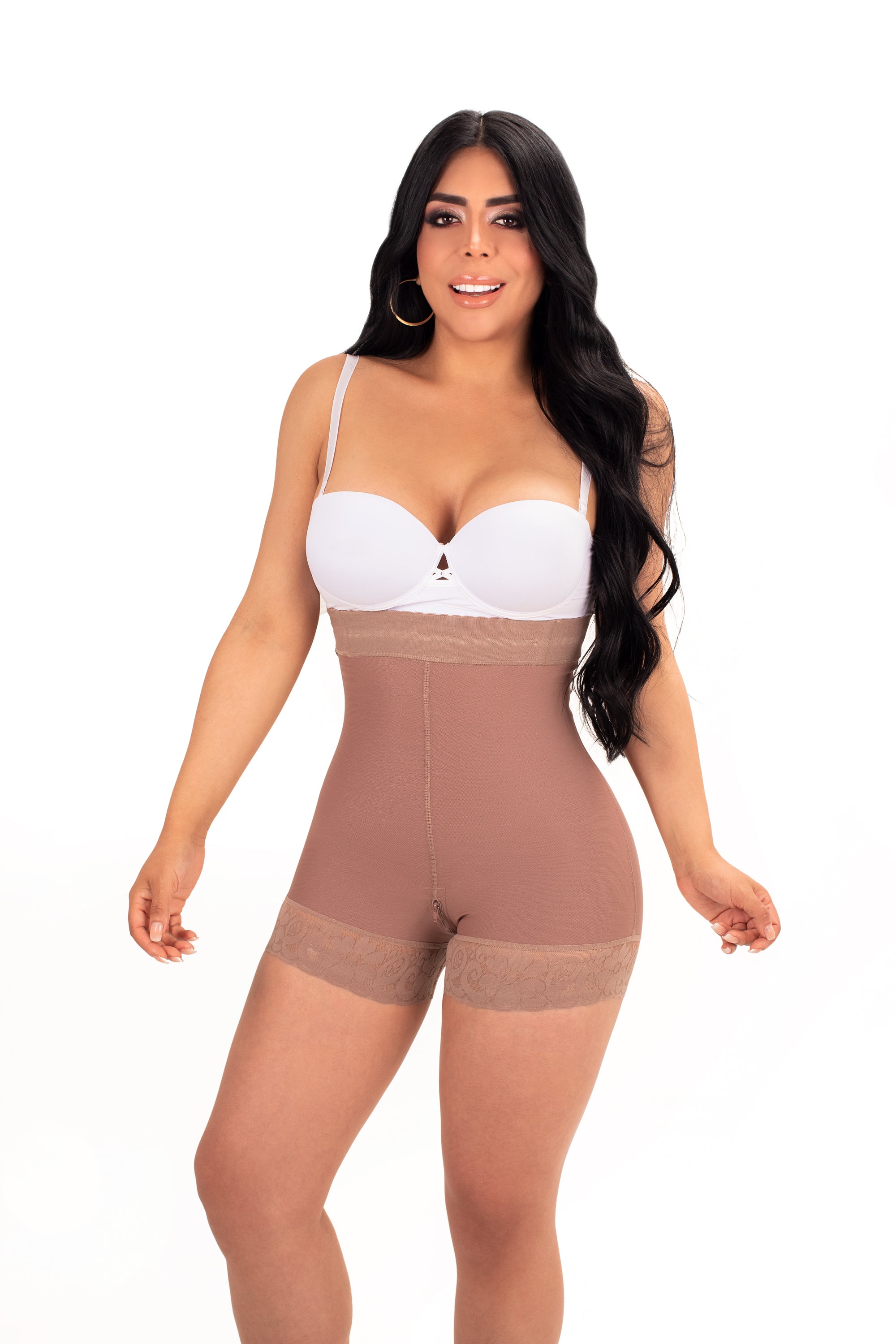 SHORT LEVANTA COLA LICRA INVISIBLE 405